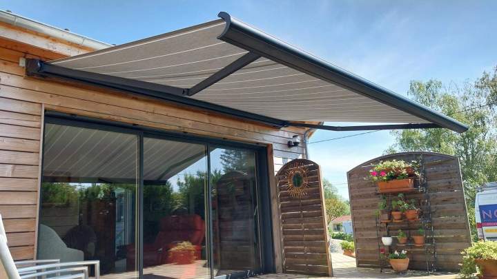 Installation de stores La Chapelle Saint Laurent