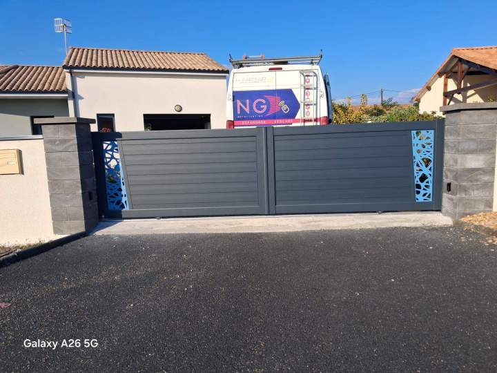 Portes de garage motorisées La Chapelle Saint Laurent